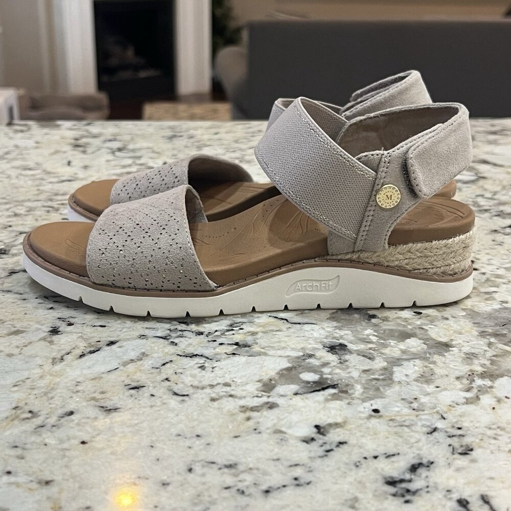 Skechers BOBS x Martha Stewart Arch Fit Beach Kiss Wedge Sandals Size 6 Shoes - Picture 6 of 14